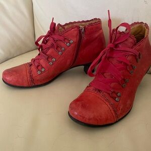 Red heel shoe worth lace ties Brako from Spain size 40 to US 9- 9 ^1/2
